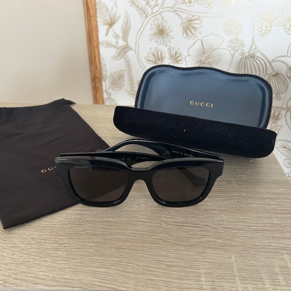 Gucci Oversized Women’s Sunglasses - Picture 1 of 8
